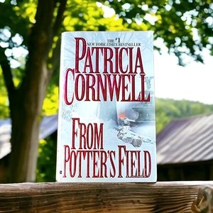 🌟3/$30 Sale!Mix & Match🌟 From Potter's Field by Patricia Cornwell